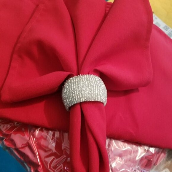 NEW 6 Piece 100% Spun Polyester Table Top Collection, Napkins, 18x18, Red - Picture 9 of 9